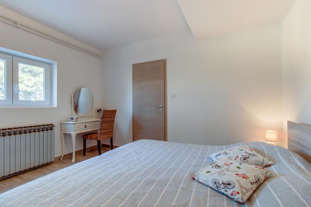 Apartment Senka Mali Lošinj Dış mekan fotoğraf