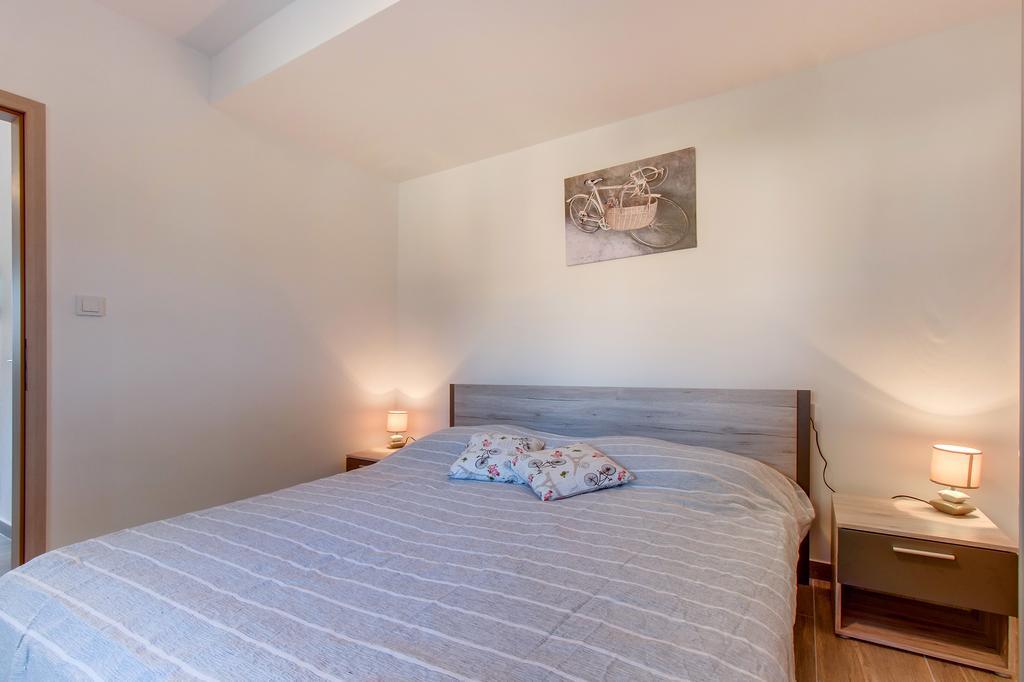 Apartment Senka Mali Lošinj Dış mekan fotoğraf