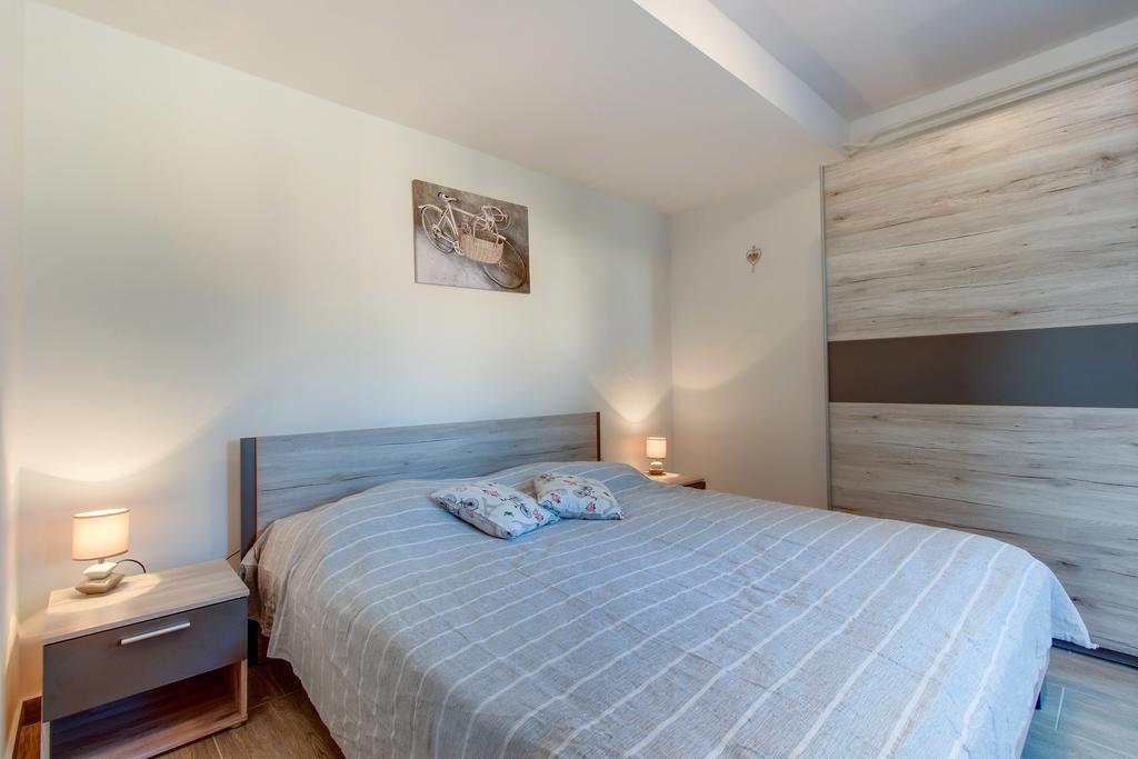 Apartment Senka Mali Lošinj Dış mekan fotoğraf