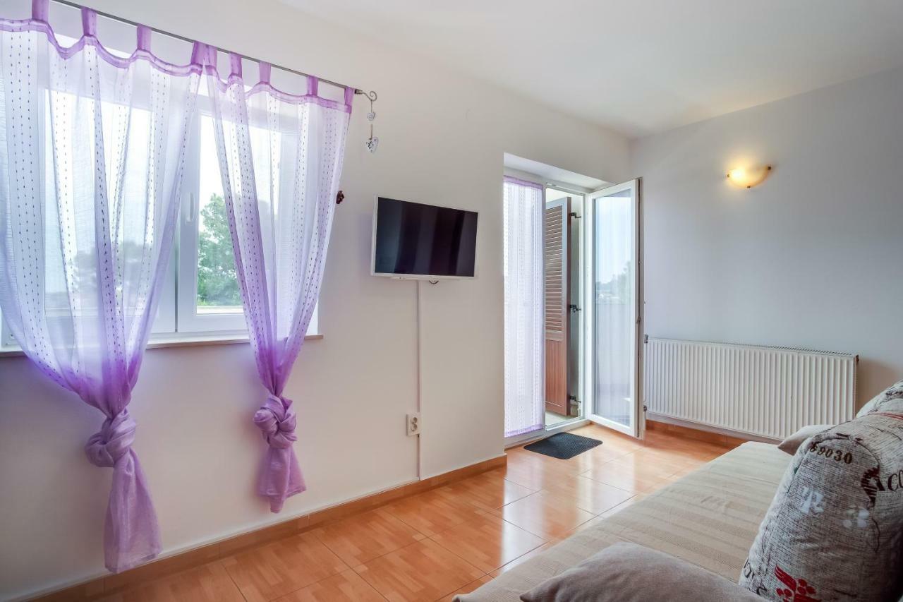 Apartment Senka Mali Lošinj Dış mekan fotoğraf