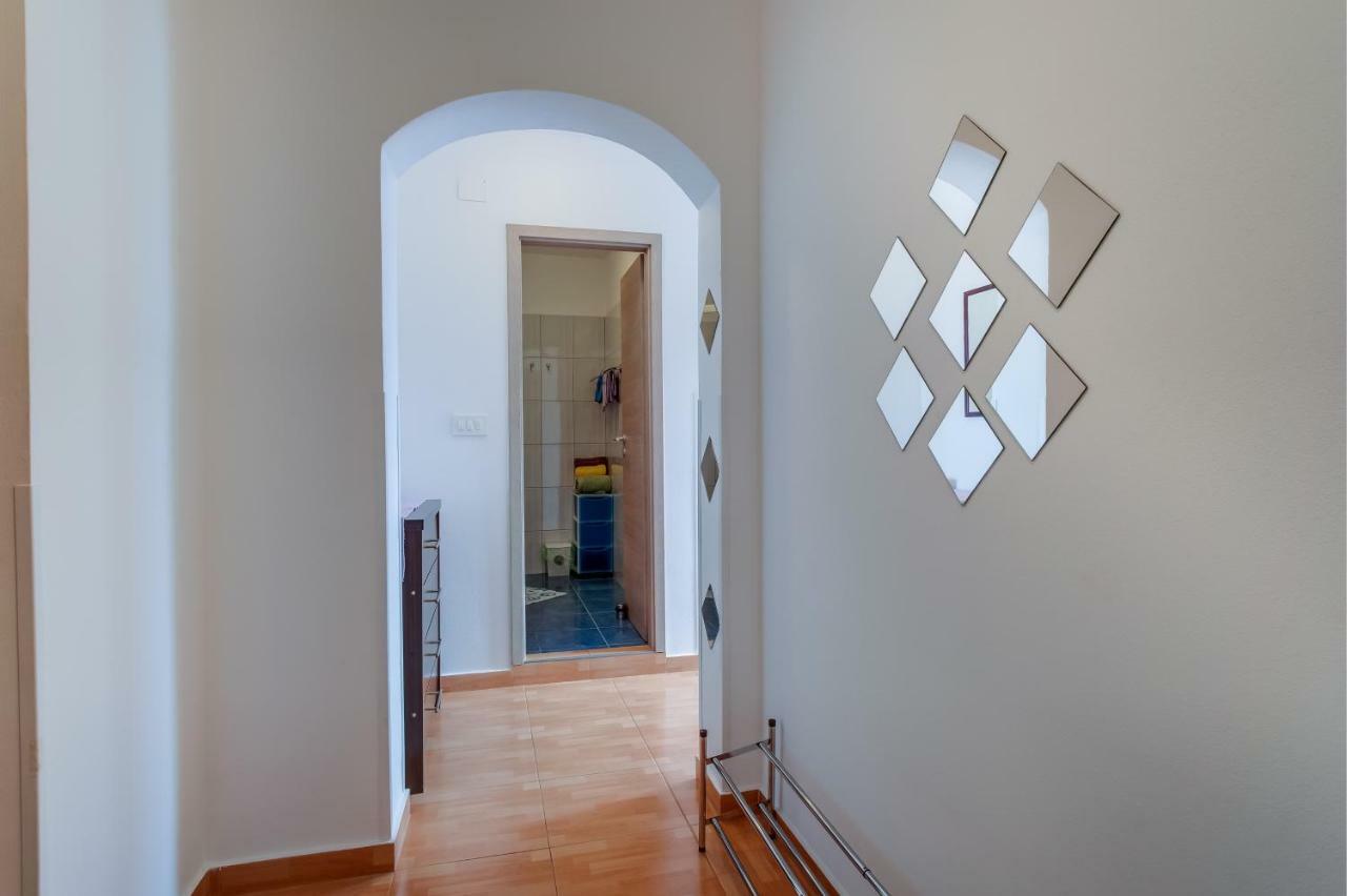 Apartment Senka Mali Lošinj Dış mekan fotoğraf